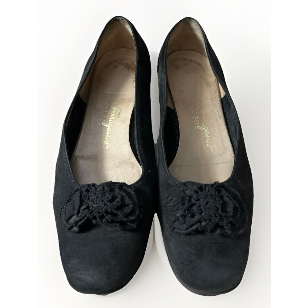Salvatore Ferragamo Boutique Black Calf Leather Pumps Rosette Embellishment Sz 8
